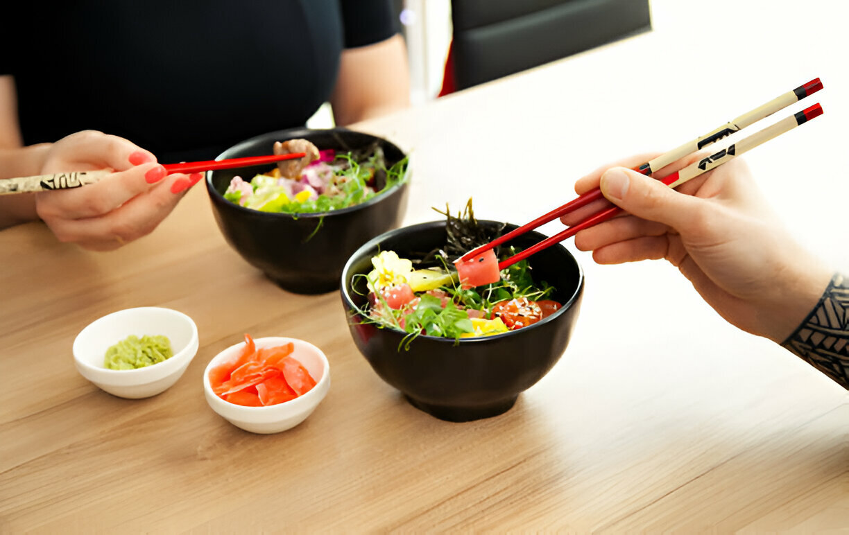 Poke Bowls Meet Salad Magic: Seaweed & Kani Combinations Worth Trying